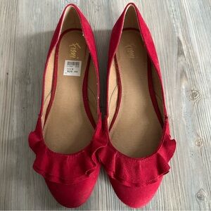 Fioni | Suede Ruffle Flats